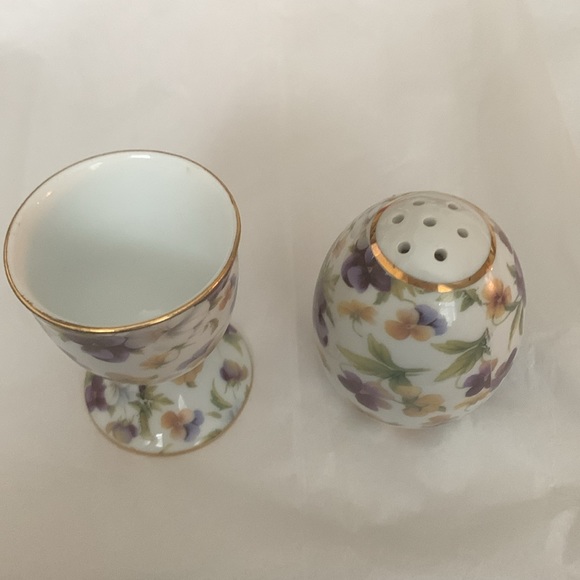 Vintage egg holder- salt set - Picture 2 of 6